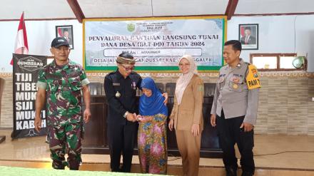 Penyaluran BLT Dana Desa November 2024 Desa Jajar : Wujud Kepedulian Pemerintah Desa kepada Warga